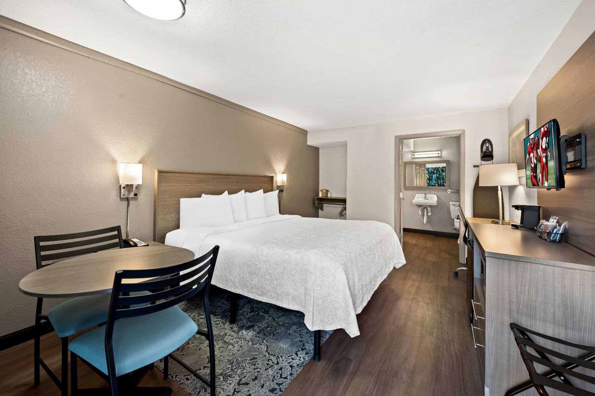Red Roof Inn Plus+ & Suites Naples Downtown-5Th Ave S المظهر الخارجي الصورة