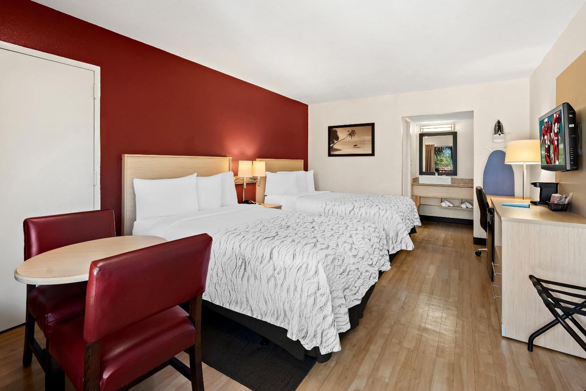 Red Roof Inn Plus+ & Suites Naples Downtown-5Th Ave S المظهر الخارجي الصورة