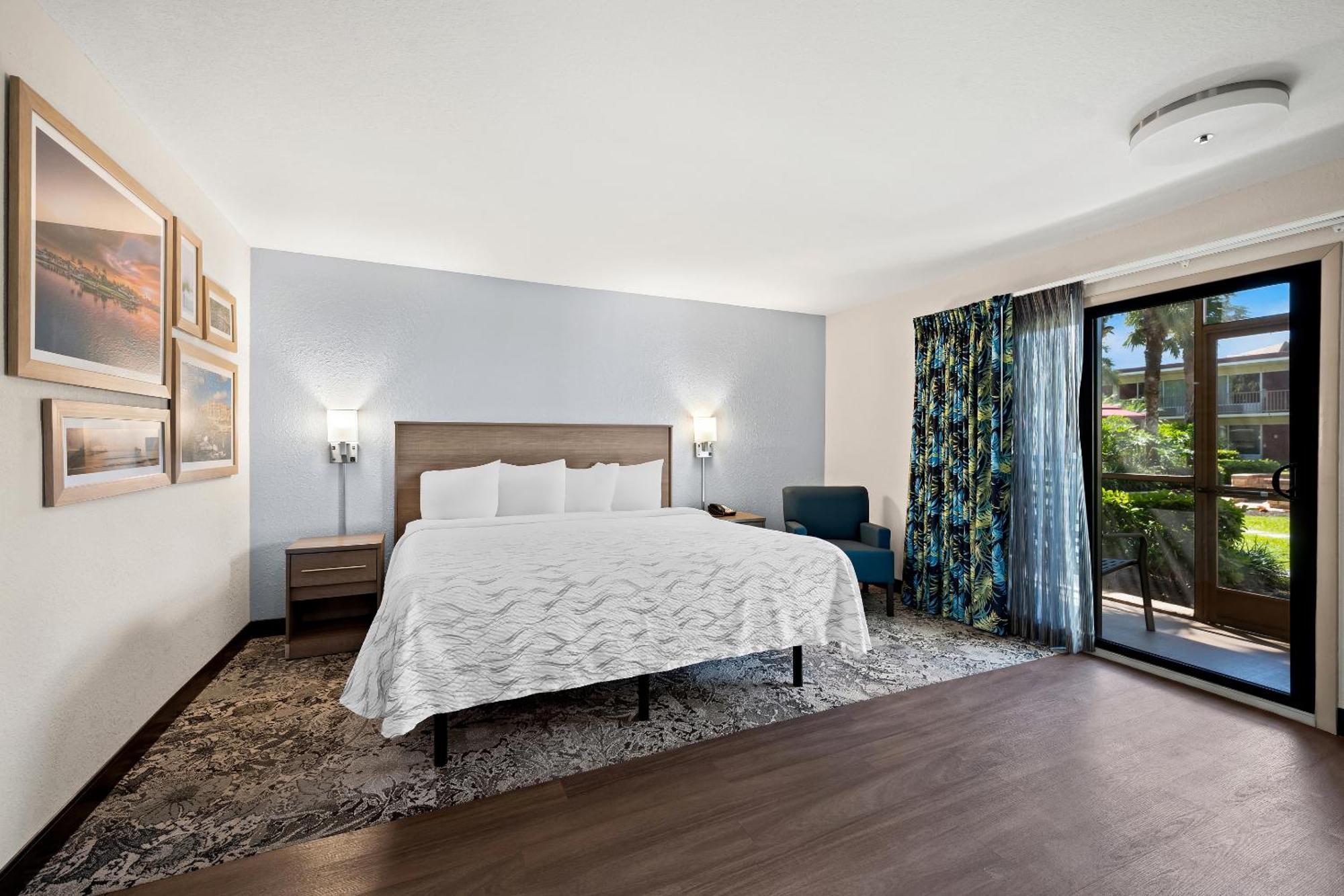 Red Roof Inn Plus+ & Suites Naples Downtown-5Th Ave S المظهر الخارجي الصورة