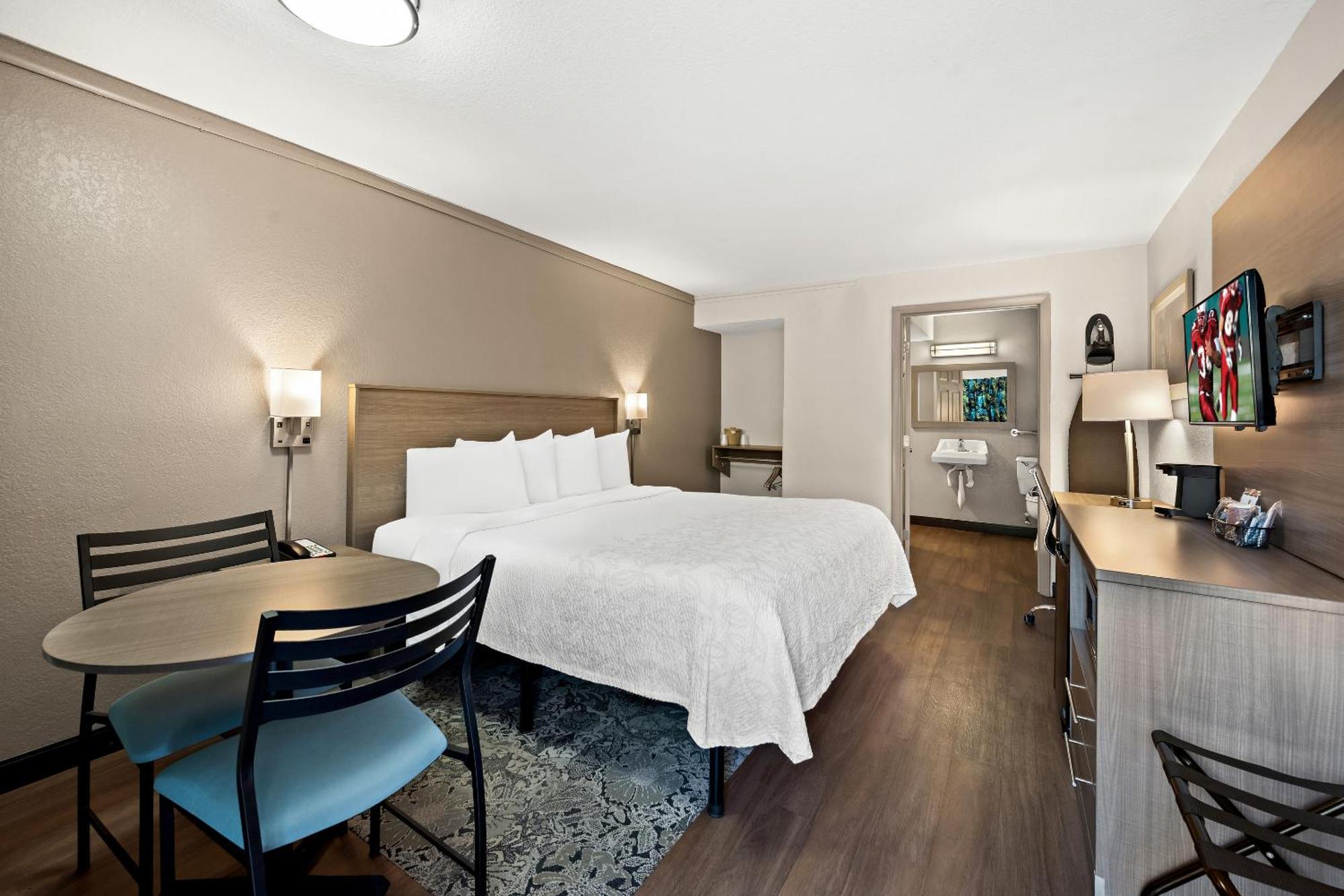 Red Roof Inn Plus+ & Suites Naples Downtown-5Th Ave S المظهر الخارجي الصورة